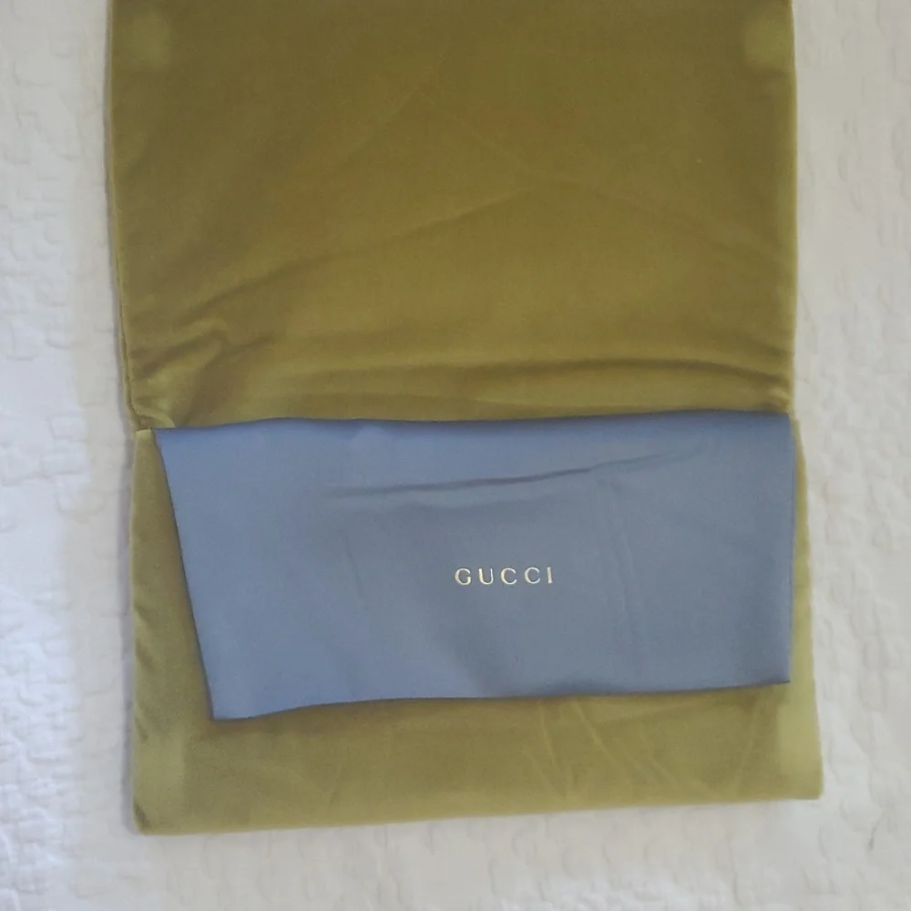 GUCCI AUTHENTIC VELVET SOFT PADDED  EYEGLASSIS/SUNGLASSES POUCH  CASE 8